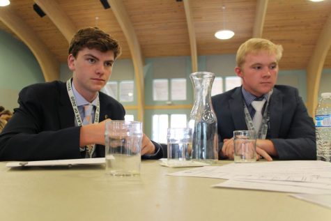Seniors Take Part in Nonviolence Symposium