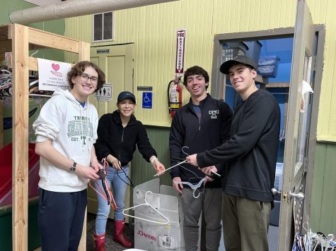 Liam Amick, Senora Gioconda Sparling, Lucas Osborn, and Nahuel Carrizo (exchange student from Argentina) volunteered at La Casita Center. 