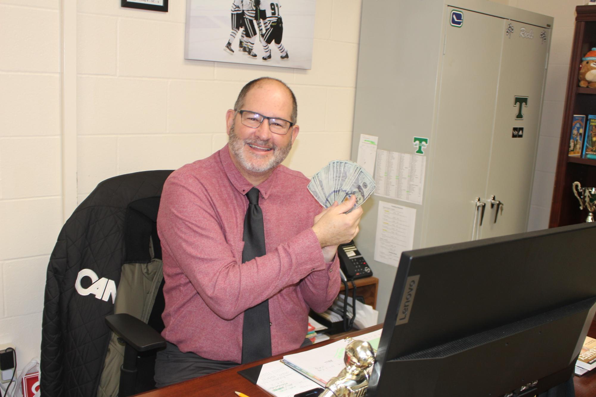 Coach Norman's 8 Money-Saving Tips for High Schoolers